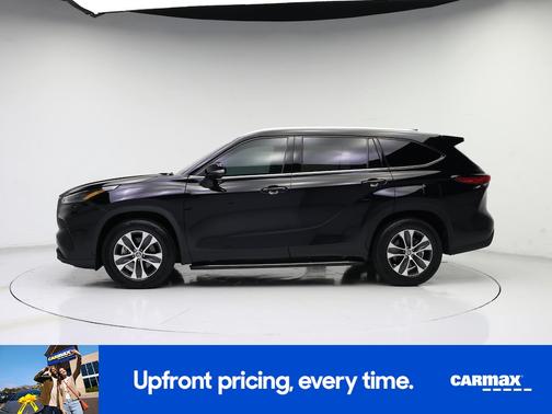Black 2022 Toyota Highlander XLE