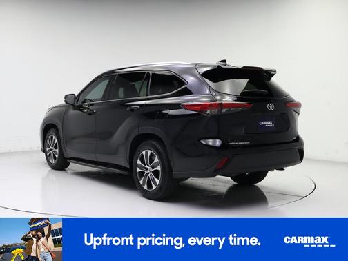 Black 2022 Toyota Highlander XLE