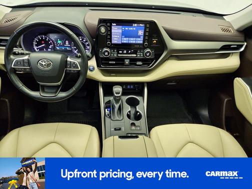 Black 2022 Toyota Highlander XLE