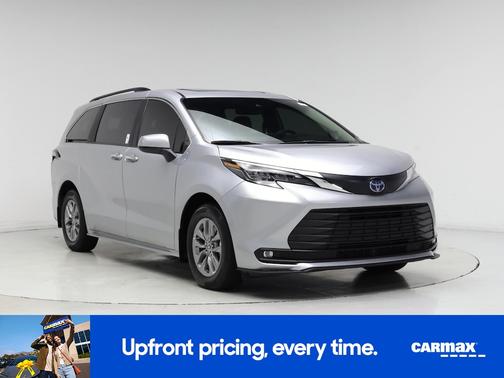 2025 Toyota Sienna XLE