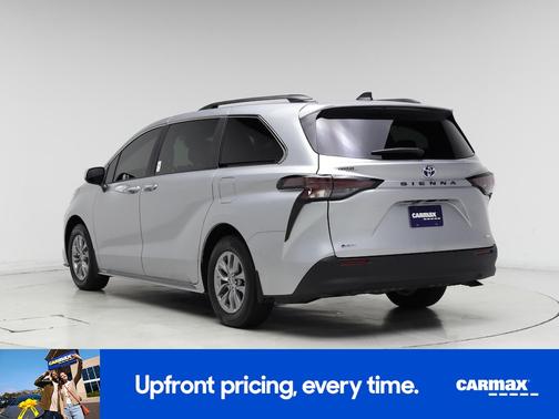 2025 Toyota Sienna XLE