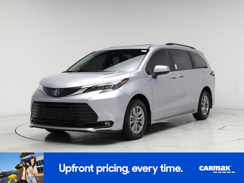 2025 Toyota Sienna XLE