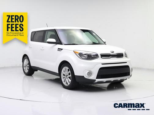 White 2018 Kia Soul +