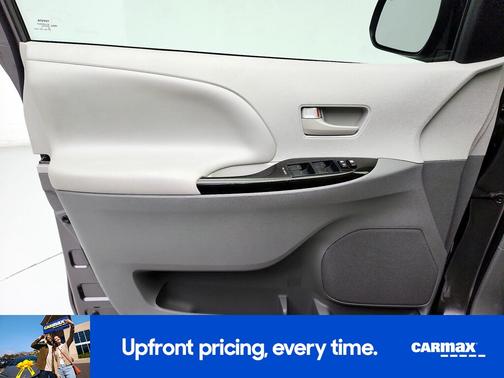 2014 Toyota Sienna LE
