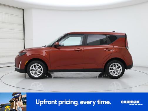 Burgundy 2025 Kia Soul LX