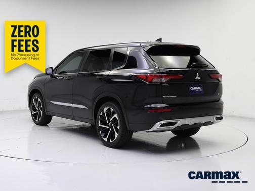 Black 2022 Mitsubishi Outlander SE