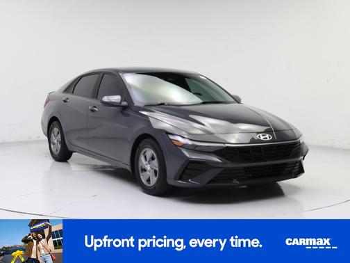 2024 Hyundai ELANTRA SE