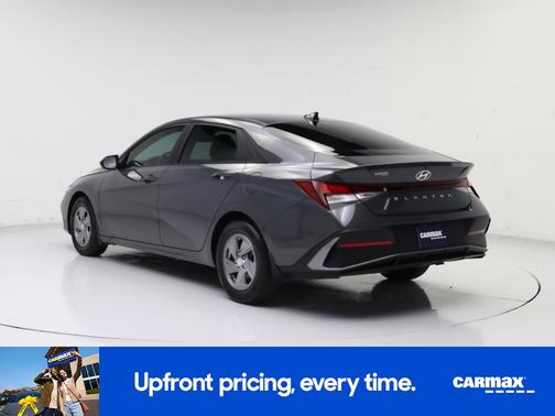 2024 Hyundai ELANTRA SE
