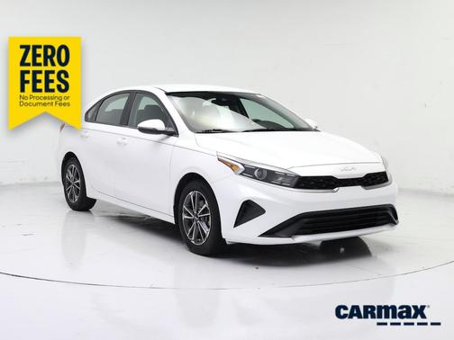White 2022 Kia Forte LXS