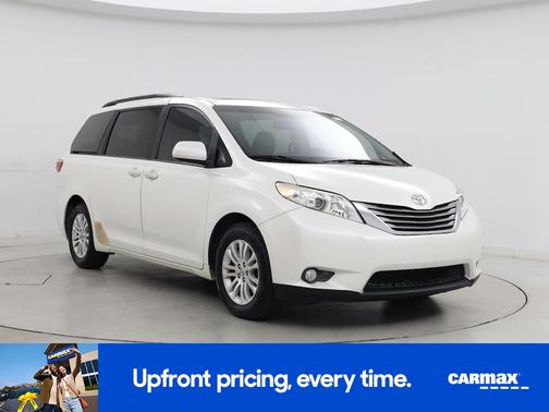 White 2017 Toyota Sienna XLE Premium