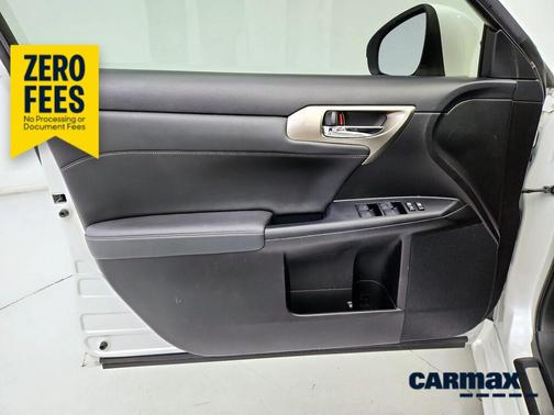 White 2015 Lexus CT 200h