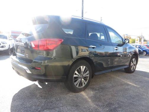 2018 Nissan Pathfinder SL