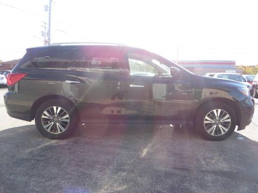 2018 Nissan Pathfinder SL
