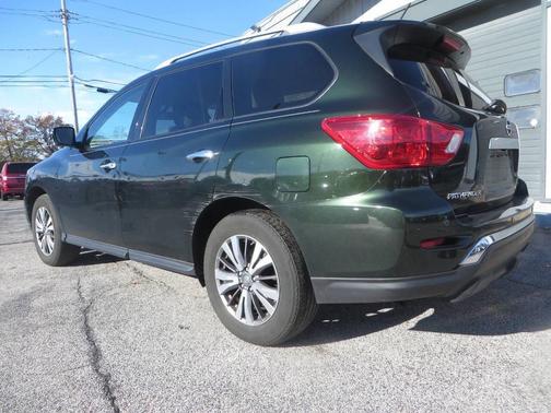 2018 Nissan Pathfinder SL