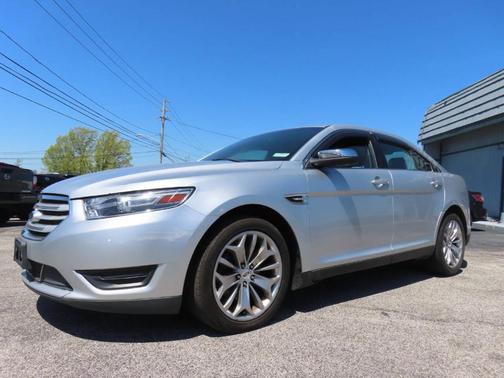 Silver 2015 Ford Taurus Limited