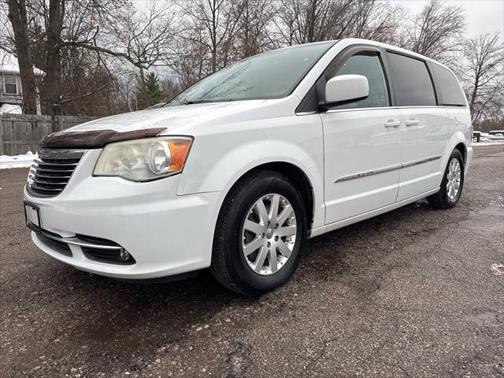 2016 Chrysler Town & Country Touring