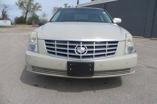 Beige 2010 Cadillac DTS Luxury