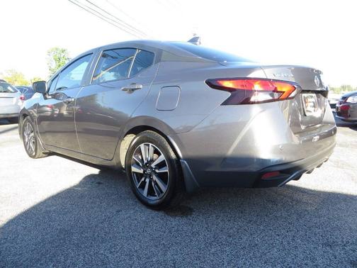 2021 Nissan Versa 1.6 SV