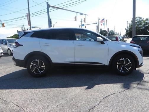 2023 Kia Sportage Hybrid LX