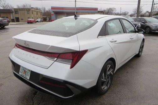 2025 Hyundai ELANTRA SEL Convenience