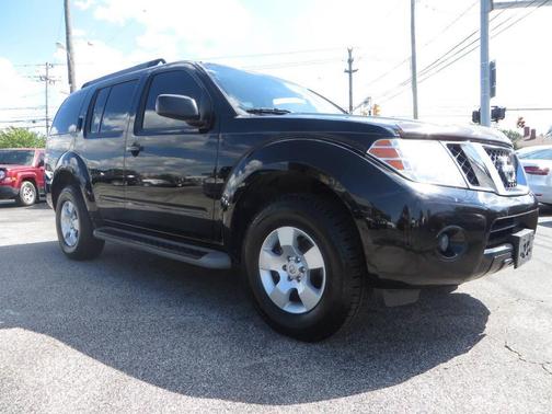 2009 Nissan Pathfinder SE Off-road