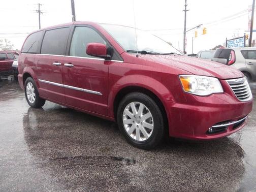 2016 Chrysler Town & Country Touring
