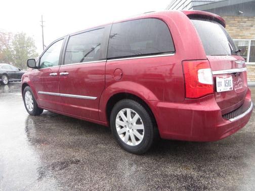 2016 Chrysler Town & Country Touring