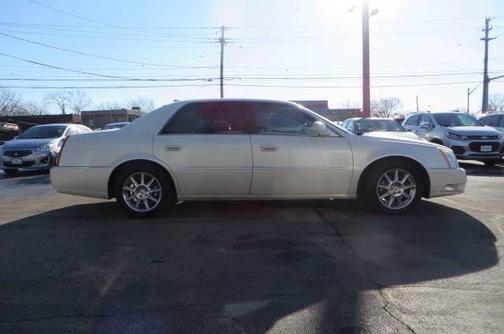 2010 Cadillac DTS Luxury Collection
