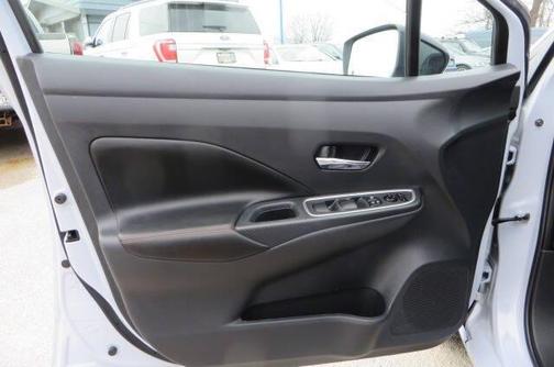 Gray Sky Pearl 2024 Nissan Versa 1.6 SR