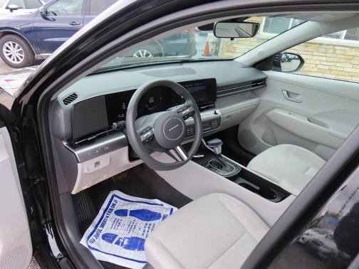 Black 2025 Hyundai KONA SEL