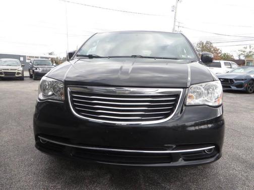 2015 Chrysler Town & Country Touring