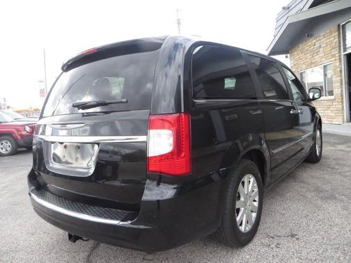 2015 Chrysler Town & Country Touring