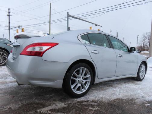 2011 Nissan Maxima SV