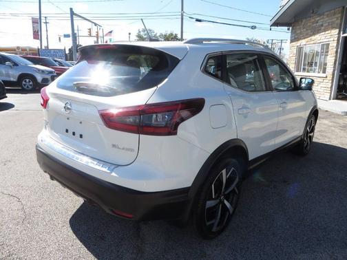 2022 Nissan Rogue Sport SL