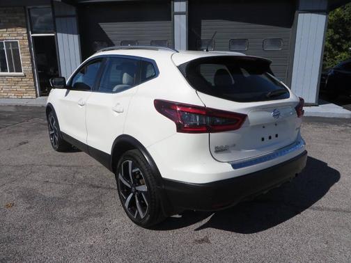 2022 Nissan Rogue Sport SL