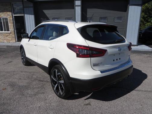 2022 Nissan Rogue Sport SL
