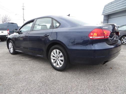 2015 Volkswagen Passat 1.8T Auto Wolfsburg Ed