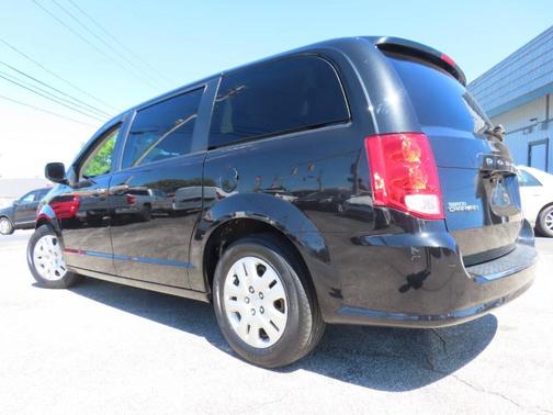 Black 2019 Dodge Grand Caravan SE