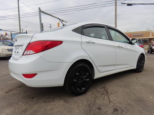 2016 Hyundai Accent SE