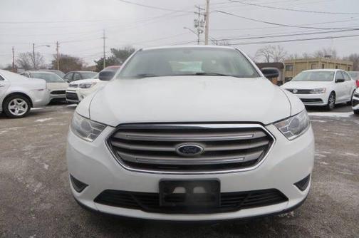 2013 Ford Taurus SE