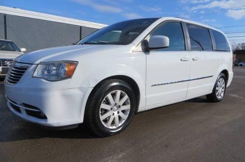 2016 Chrysler Town & Country Touring