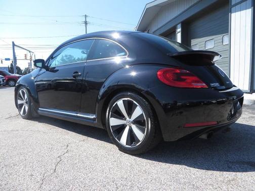2012 Volkswagen Beetle Base