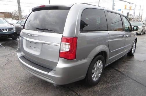 2015 Chrysler Town & Country Touring