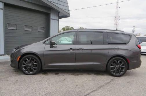 2018 Chrysler Pacifica Touring-L