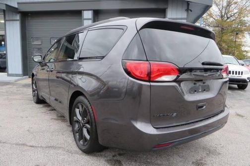 2018 Chrysler Pacifica Touring-L