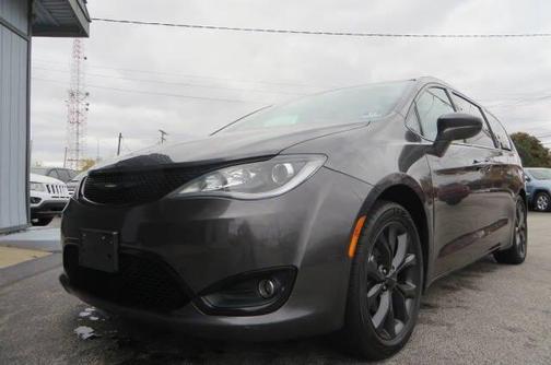 2018 Chrysler Pacifica Touring-L