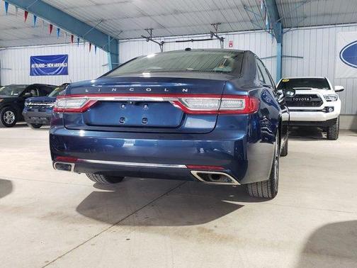 2017 Lincoln Continental Select