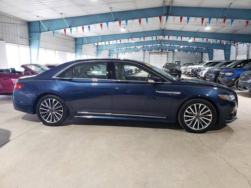 2017 Lincoln Continental Select