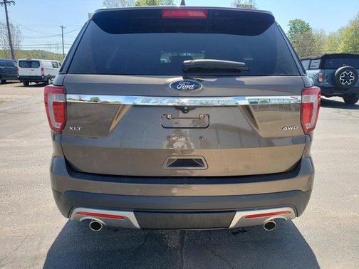 Caribou Metallic 2016 Ford Explorer XLT