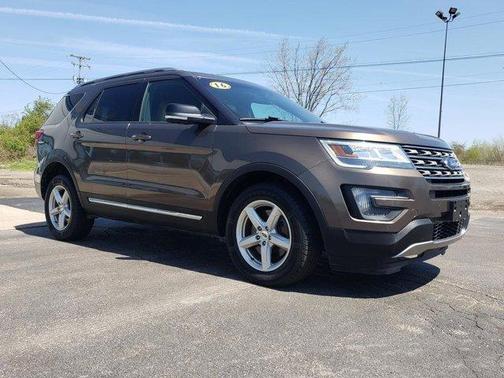 Caribou Metallic 2016 Ford Explorer XLT